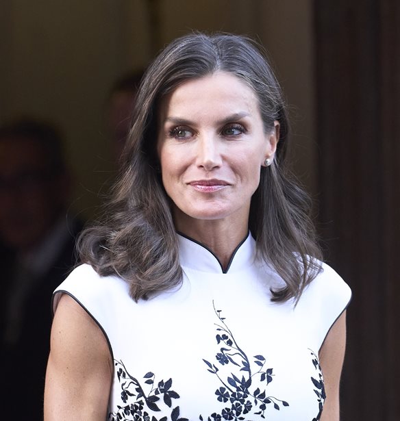 &#x397; &#x3B2;&#x3B1;&#x3C3;&#x3AF;&#x3BB;&#x3B9;&#x3C3;&#x3C3;&#x3B1; Letizia &#x3BC;&#x3B5; &#x3C4;&#x3BF; &#x3B9;&#x3B4;&#x3B1;&#x3BD;&#x3B9;&#x3BA;&#x3CC; Massimo Dutti &#x3C6;&#x3CC;&#x3C1;&#x3B5;&#x3BC;&#x3B1; &#x3B3;&#x3B9;&#x3B1; &#x3C4;&#x3B9;&#x3C2; &#x3B3;&#x3B9;&#x3BF;&#x3C1;&#x3C4;&#x3AD;&#x3C2;