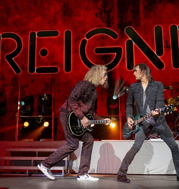 Foreigner | &#x3A4;&#x3BF; &#x3B8;&#x3C1;&#x3C5;&#x3BB;&#x3B9;&#x3BA;&#x3CC; &#x3C1;&#x3BF;&#x3BA; &#x3C3;&#x3C5;&#x3B3;&#x3BA;&#x3C1;&#x3CC;&#x3C4;&#x3B7;&#x3BC;&#x3B1; &#x3AD;&#x3C1;&#x3C7;&#x3B5;&#x3C4;&#x3B1;&#x3B9; &#x3B3;&#x3B9;&#x3B1; &#x3C4;&#x3B7;&#x3BD; &#x3C0;&#x3C1;&#x3CE;&#x3C4;&#x3B7; &#x3C4;&#x3BF;&#x3C5; &#x3C3;&#x3C5;&#x3BD;&#x3B1;&#x3C5;&#x3BB;&#x3AF;&#x3B1; &#x3C3;&#x3C4;&#x3B7;&#x3BD; &#x395;&#x3BB;&#x3BB;&#x3AC;&#x3B4;&#x3B1;