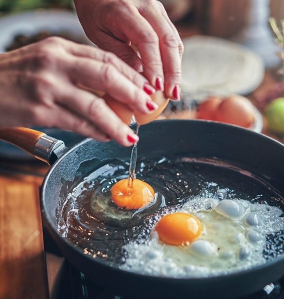 Κάνει να τρως αυγά κάθε μέρα; 7 απορίες για αυτά βρίσκουν απάντηση
