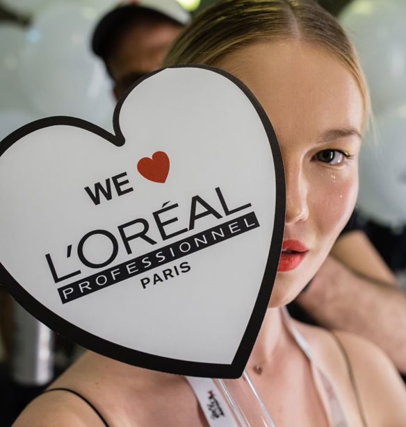 MadWalk 2018 by Serkova | &#x3A0;&#x3CE;&#x3C2; &#x3B7; L&#x2019;Or&#xE9;al Professionnel &#x3B4;&#x3B7;&#x3BC;&#x3B9;&#x3BF;&#x3CD;&#x3C1;&#x3B3;&#x3B7;&#x3C3;&#x3B5; &#x3C4;&#x3B1; &#x3C0;&#x3B9;&#x3BF; &#x3C6;&#x3B1;&#x3BD;&#x3C4;&#x3B1;&#x3C3;&#x3BC;&#x3B1;&#x3B3;&#x3BF;&#x3C1;&#x3B9;&#x3BA;&#x3AC; &#x3C7;&#x3C4;&#x3B5;&#x3BD;&#x3AF;&#x3C3;&#x3BC;&#x3B1;&#x3C4;&#x3B1; &#x3C4;&#x3B7;&#x3C2; &#x3B2;&#x3C1;&#x3B1;&#x3B4;&#x3B9;&#x3AC;&#x3C2;