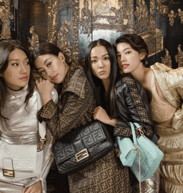 &#x397; iconic Baguette &#x3C4;&#x3BF;&#x3C5; &#x3BF;&#x3AF;&#x3BA;&#x3BF;&#x3C5; Fendi &#x3B5;&#x3C0;&#x3B9;&#x3C3;&#x3C4;&#x3C1;&#x3AD;&#x3C6;&#x3B5;&#x3B9;