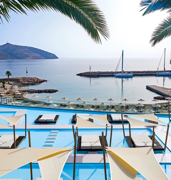 &#x39F; &#x38C;&#x3BC;&#x3B9;&#x3BB;&#x3BF;&#x3C2; Zeus International Hotels &amp; Resorts &#x3C0;&#x3B1;&#x3C1;&#x3BF;&#x3C5;&#x3C3;&#x3B9;&#x3AC;&#x3B6;&#x3B5;&#x3B9; &#x3C4;&#x3BF; &#x3B1;&#x3BD;&#x3B1;&#x3BD;&#x3B5;&#x3C9;&#x3BC;&#x3AD;&#x3BD;&#x3BF;  Mirabello Bay Luxury Resort