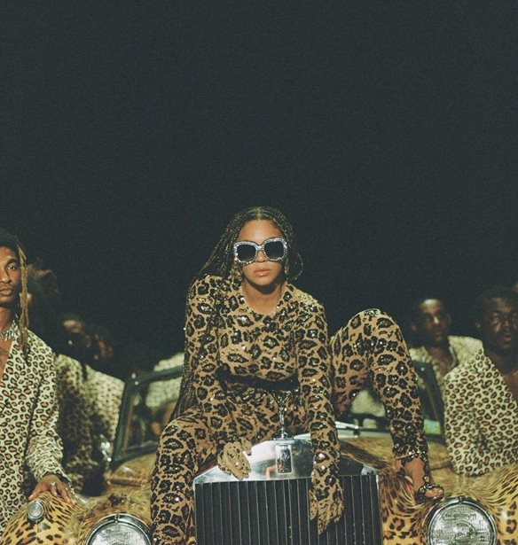 &#x38C;&#x3BB;&#x3B1; &#x3C4;&#x3B1; fashion looks &#x3B1;&#x3C0;&#x3CC; &#x3C4;&#x3BF; visual album &#x3C4;&#x3B7;&#x3C2; Beyonce