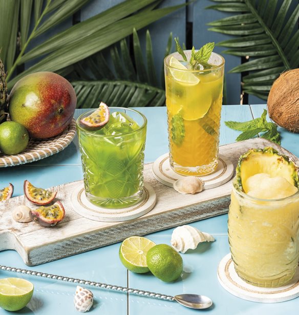 #theaftertaste | &#x39C;&#x3AF;&#x3B1; &#x3C3;&#x3C5;&#x3BD;&#x3BF;&#x3BC;&#x3B9;&#x3BB;&#x3AF;&#x3B1; &#x3BA;&#x3B5;&#x3C1;&#x3B1;&#x3BC;&#x3B9;&#x3BA;&#x3AE;&#x3C2; &#x3BA;&#x3B1;&#x3B9; &#x3B6;&#x3C9;&#x3B3;&#x3C1;&#x3B1;&#x3C6;&#x3B9;&#x3BA;&#x3AE;&#x3C2;, &#x3AD;&#x3BD;&#x3B1; &#x3C3;&#x3B7;&#x3BC;&#x3B1;&#x3BD;&#x3C4;&#x3B9;&#x3BA;&#x3CC; &#x3B3;&#x3B1;&#x3C3;&#x3C4;&#x3C1;&#x3BF;&#x3BD;&#x3BF;&#x3BC;&#x3B9;&#x3BA;&#x3CC; &#x3C6;&#x3B5;&#x3C3;&#x3C4;&#x3B9;&#x3B2;&#x3AC;&#x3BB; &#x3BA;&#x3B1;&#x3B9; &#x3AD;&#x3BD;&#x3B1; tropical escape &#x3BC;&#x3B5; &#x3BF;&#x3B4;&#x3B7;&#x3B3;&#x3CC; &#x3C4;&#x3B1; TGI FRIDAYS&#x2122;