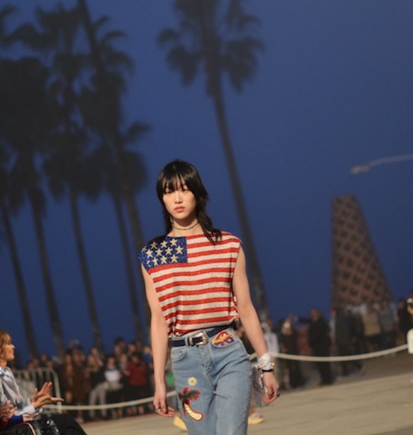 Tommy Hilfiger &#x3BA;&#x3B1;&#x3B9; Vetements &#x3B5;&#x3BD;&#x3CE;&#x3BD;&#x3BF;&#x3C5;&#x3BD; &#x3C4;&#x3B9;&#x3C2; &#x3B4;&#x3C5;&#x3BD;&#x3AC;&#x3BC;&#x3B5;&#x3B9;&#x3C2; &#x3C4;&#x3BF;&#x3C5;&#x3C2; &#x3B3;&#x3B9;&#x3B1; &#x3BC;&#x3B9;&#x3B1; unisex &#x3C3;&#x3C5;&#x3BB;&#x3BB;&#x3BF;&#x3B3;&#x3AE;