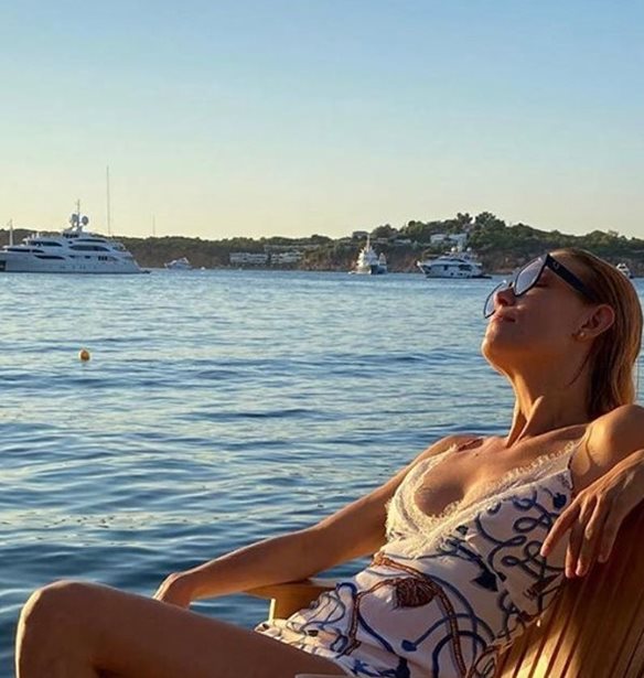 &#x397; &#x392;&#x3AF;&#x3BA;&#x3C5; &#x39A;&#x3B1;&#x3B3;&#x3B9;&#x3AC; &#x3C6;&#x3CC;&#x3C1;&#x3B5;&#x3C3;&#x3B5; &#x3AD;&#x3BD;&#x3B1; &#x3B5;&#x3BD;&#x3C4;&#x3C5;&#x3C0;&#x3C9;&#x3C3;&#x3B9;&#x3B1;&#x3BA;&#x3CC; slip dress