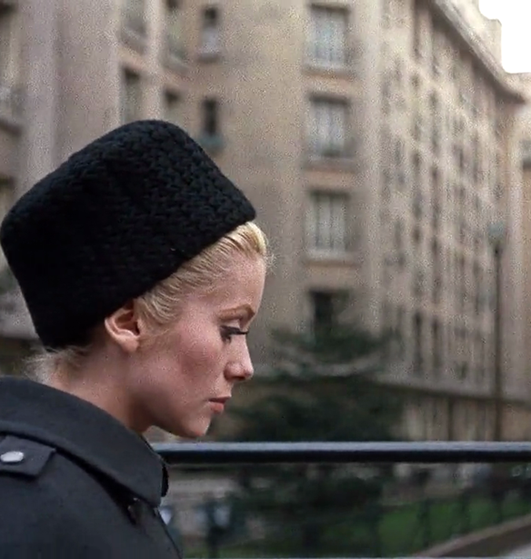 Belle de Jour: &#x38C;&#x3C4;&#x3B1;&#x3BD; &#x3BF; Yves Saint Laurent &#x3AD;&#x3BD;&#x3C4;&#x3C5;&#x3BD;&#x3B5; &#x3C4;&#x3B7;&#x3BD; Catherine Deneuve