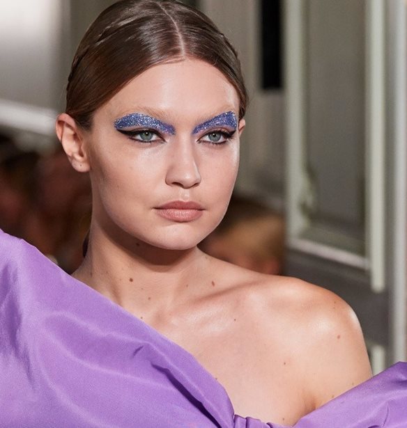 &#x3A3;&#x3C4;&#x3BF; show &#x3C4;&#x3BF;&#x3C5; &#x3BF;&#x3AF;&#x3BA;&#x3BF;&#x3C5; Valentino, &#x3B7; Gigi Hadid &#x3BC;&#x3AC;&#x3C2; &#x3AD;&#x3B4;&#x3B5;&#x3B9;&#x3BE;&#x3B5; &#x3C4;&#x3B9; &#x3B4;&#x3B5; &#x3B8;&#x3B1; &#x3B1;&#x3C0;&#x3BF;&#x3C7;&#x3C9;&#x3C1;&#x3B9;&#x3C3;&#x3C4;&#x3BF;&#x3CD;&#x3BC;&#x3B5; &#x3BB;&#x3B5;&#x3C0;&#x3C4;&#x3CC; &#x3C4;&#x3BF;&#x3BD; &#x3C7;&#x3B5;&#x3B9;&#x3BC;&#x3CE;&#x3BD;&#x3B1; &#x3C0;&#x3BF;&#x3C5; &#x3AD;&#x3C1;&#x3C7;&#x3B5;&#x3C4;&#x3B1;&#x3B9;