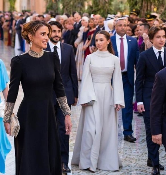 &#x39F;&#x3B9; &#x3BA;&#x3BF;&#x3BC;&#x3C8;&#x3AD;&#x3C2; &#x3B5;&#x3BC;&#x3C6;&#x3B1;&#x3BD;&#x3AF;&#x3C3;&#x3B5;&#x3B9;&#x3C2; &#x3C4;&#x3C9;&#x3BD; royals &#x3C3;&#x3C4;&#x3BF;&#x3BD; &#x3B3;&#x3AC;&#x3BC;&#x3BF; &#x3C4;&#x3B7;&#x3C2; Rajwa Al Saif &#x3BA;&#x3B1;&#x3B9; &#x3C4;&#x3BF;&#x3C5; &#x3C0;&#x3C1;&#x3AF;&#x3B3;&#x3BA;&#x3B9;&#x3C0;&#x3B1; Hussein &#x3C4;&#x3B7;&#x3C2; &#x399;&#x3BF;&#x3C1;&#x3B4;&#x3B1;&#x3BD;&#x3AF;&#x3B1;&#x3C2;