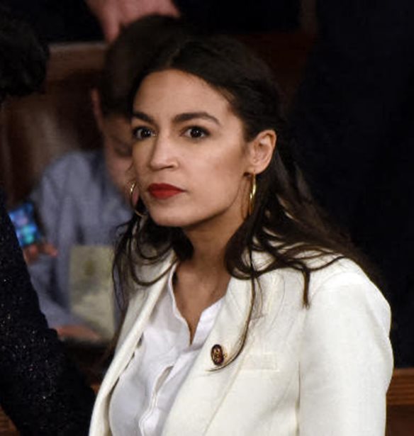 Met Gala 2021 | &#x397; statement &#x3B5;&#x3BC;&#x3C6;&#x3AC;&#x3BD;&#x3B9;&#x3C3;&#x3B7; &#x3C4;&#x3B7;&#x3C2; Alexandria Ocasio-Cortez &#x3AD;&#x3C1;&#x3B9;&#x3BE;&#x3B5; &#x3C8;&#x3AE;&#x3C6;&#x3BF; &#x3B5;&#x3BC;&#x3C0;&#x3B9;&#x3C3;&#x3C4;&#x3BF;&#x3C3;&#x3CD;&#x3BD;&#x3B7;&#x3C2; &#x3C3;&#x3C4;&#x3B7;&#x3BD; &#x3BA;&#x3BF;&#x3B9;&#x3BD;&#x3C9;&#x3BD;&#x3B9;&#x3BA;&#x3AE; &#x3B9;&#x3C3;&#x3CC;&#x3C4;&#x3B7;&#x3C4;&#x3B1;