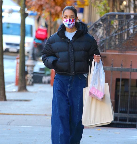 H Katie Holmes &#x3C6;&#x3CC;&#x3C1;&#x3B5;&#x3C3;&#x3B5; &#x3C4;&#x3BF; &#x3C3;&#x3CD;&#x3BD;&#x3BF;&#x3BB;&#x3BF; &#x3C0;&#x3BF;&#x3C5; &#x3B8;&#x3B1; &#x3B1;&#x3BD;&#x3C4;&#x3B9;&#x3B3;&#x3C1;&#x3AC;&#x3C8;&#x3BF;&#x3C5;&#x3BC;&#x3B5; &#x3C4;&#x3BF; 2021