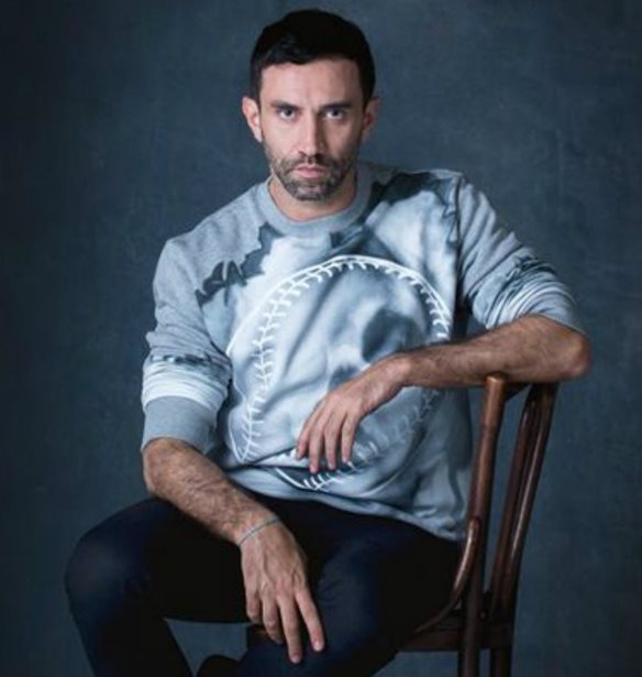 &#x39F; Riccardo Tisci &#x3C3;&#x3C7;&#x3B5;&#x3B4;&#x3B9;&#x3AC;&#x3B6;&#x3B5;&#x3B9; &#x3C4;&#x3B1; &#x3BD;&#x3AD;&#x3B1; Air Max &#x3B3;&#x3B9;&#x3B1; &#x3C4;&#x3B7; Nike