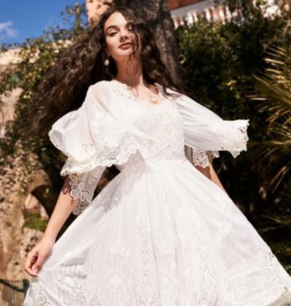 Deva Cassel | H &#x3BA;&#x3CC;&#x3C1;&#x3B7; &#x3C4;&#x3B7;&#x3C2; Monica Bellucci &#x3AD;&#x3BA;&#x3BB;&#x3B5;&#x3B9;&#x3C3;&#x3B5; &#x3C4;&#x3B1; 17 &#x2013; &#x397; &#x3C3;&#x3C5;&#x3B3;&#x3BA;&#x3B9;&#x3BD;&#x3B7;&#x3C4;&#x3B9;&#x3BA;&#x3AE; &#x3B1;&#x3C6;&#x3B9;&#x3AD;&#x3C1;&#x3C9;&#x3C3;&#x3B7; &#x3C4;&#x3BF;&#x3C5; &#x3C0;&#x3B1;&#x3C4;&#x3AD;&#x3C1;&#x3B1; &#x3C4;&#x3B7;&#x3C2;