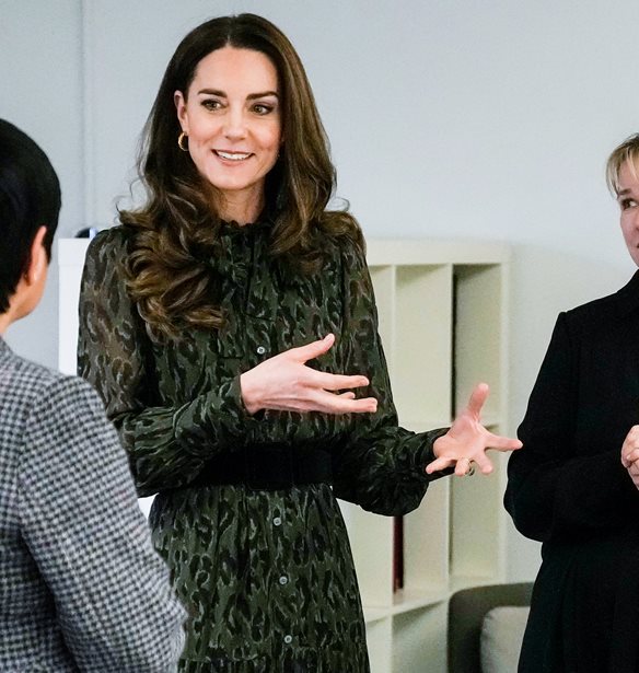 &#x39A;&#x3B1;&#x3BD;&#x27;&#x3C4;&#x3BF; &#x3CC;&#x3C0;&#x3C9;&#x3C2; &#x3B7; Kate Middleton | O royal &#x3C4;&#x3C1;&#x3CC;&#x3C0;&#x3BF;&#x3C2; &#x3BD;&#x3B1; &#x3C6;&#x3BF;&#x3C1;&#x3AD;&#x3C3;&#x3B5;&#x3B9;&#x3C2; &#x3C4;&#x3BF; animal print