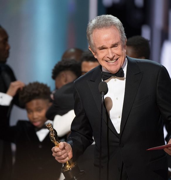 Oscars &#x27;17: &#x393;&#x3B9;&#x3B1;&#x3C4;&#x3AF; &#x3B1;&#x3BD;&#x3B1;&#x3BA;&#x3BF;&#x3B9;&#x3BD;&#x3CE;&#x3B8;&#x3B7;&#x3BA;&#x3B5; &#x3BB;&#x3AC;&#x3B8;&#x3BF;&#x3C2; &#x3B7; &#x39A;&#x3B1;&#x3BB;&#x3CD;&#x3C4;&#x3B5;&#x3C1;&#x3B7; &#x3A4;&#x3B1;&#x3B9;&#x3BD;&#x3AF;&#x3B1;;