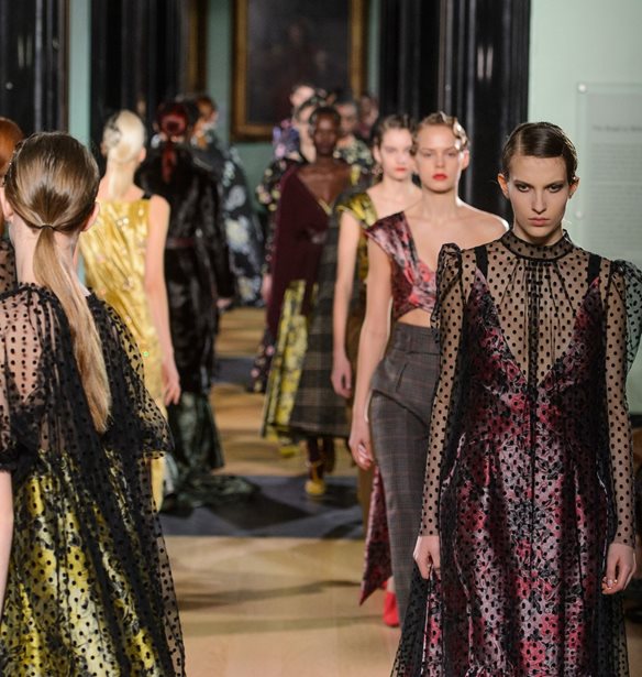 Mary Katrantzou- Erdem Χειμώνας 2018: Ένα fashion ταξίδι στην ιστορία της τέχνης και της αισθητικής