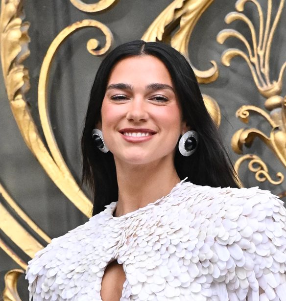 Dua Lipa | &#x39C;&#x3B5; animal print &#x3BC;&#x3B1;&#x3BD;&#x3B9;&#x3BA;&#x3B9;&#x3BF;&#x3CD;&#x3C1; &#x3C0;&#x3BF;&#x3C5; &#x3BC;&#x3B1;&#x3C2; &#x3AC;&#x3BD;&#x3BF;&#x3B9;&#x3BE;&#x3B5; &#x3C4;&#x3B7;&#x3BD; &#x3CC;&#x3C1;&#x3B5;&#x3BE;&#x3B7; &#x3B3;&#x3B9;&#x3B1; &#x3B4;&#x3B7;&#x3BC;&#x3B9;&#x3BF;&#x3C5;&#x3C1;&#x3B3;&#x3B9;&#x3BA;&#x3CC; nail art