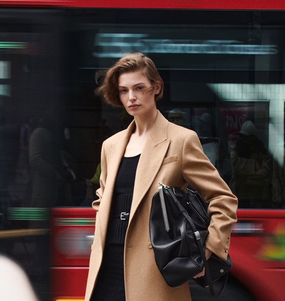 &#x397; &#x3BD;&#x3AD;&#x3B1; &#x3BA;&#x3B1;&#x3BC;&#x3C0;&#x3AC;&#x3BD;&#x3B9;&#x3B1; Max Mara &#x3C6;&#x3AD;&#x3C1;&#x3BD;&#x3B5;&#x3B9; &#x3C3;&#x3C4;&#x3BF; &#x3B5;&#x3C0;&#x3AF;&#x3BA;&#x3B5;&#x3BD;&#x3C4;&#x3C1;&#x3BF; &#x3C4;&#x3BF; Olimpia Jacket &#x3BA;&#x3B1;&#x3B9; &#x3C4;&#x3B9;&#x3C2; &#x3B3;&#x3C5;&#x3BD;&#x3B1;&#x3AF;&#x3BA;&#x3B5;&#x3C2; &#x3C0;&#x3BF;&#x3C5; &#x3BE;&#x3B5;&#x3C7;&#x3C9;&#x3C1;&#x3AF;&#x3B6;&#x3BF;&#x3C5;&#x3BD;