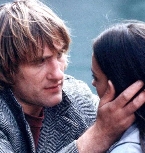 "Κατηγορώ τον εαυτό μου που δεν μίλησα νωρίτερα":  Η πρώην σύζυγος του Gérard Depardieu, σπάει  τη σιωπή της