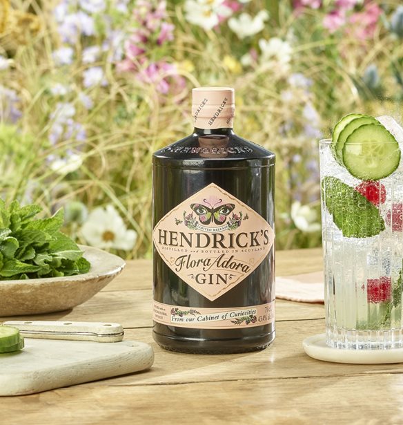 Hendrick&#x27;s Flora Adora Gin | &#x39C;&#x3AF;&#x3B1; &#x3B1;&#x3C3;&#x3C5;&#x3BD;&#x3AE;&#x3B8;&#x3B9;&#x3C3;&#x3C4;&#x3B1; &#x3BB;&#x3BF;&#x3C5;&#x3BB;&#x3BF;&#x3C5;&#x3B4;&#x3AD;&#x3BD;&#x3B9;&#x3B1; &#x3AD;&#x3BA;&#x3C1;&#x3B7;&#x3BE;&#x3B7; &#x3B1;&#x3C0;&#x3CC;&#x3BB;&#x3B1;&#x3C5;&#x3C3;&#x3B7;&#x3C2;
