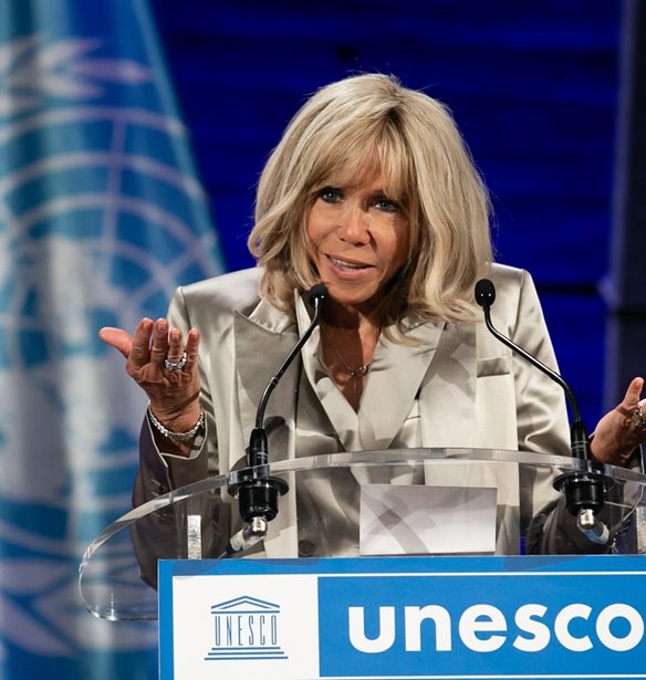Brigitte Macron | &#x391;&#x3C5;&#x3C4;&#x3AE; &#x3B5;&#x3AF;&#x3BD;&#x3B1;&#x3B9; &#x3B7; &#x3BA;&#x3B1;&#x3B8;&#x3B7;&#x3BC;&#x3B5;&#x3C1;&#x3B9;&#x3BD;&#x3AE; &#x3B4;&#x3C1;&#x3B1;&#x3C3;&#x3C4;&#x3B7;&#x3C1;&#x3B9;&#x3CC;&#x3C4;&#x3B7;&#x3C4;&#x3B1; &#x3C0;&#x3BF;&#x3C5; &#x3C4;&#x3B7;&#x3BD; &#x3BA;&#x3C1;&#x3B1;&#x3C4;&#x3AC; &#x3C3;&#x3B5; &#x3C6;&#x3CC;&#x3C1;&#x3BC;&#x3B1;