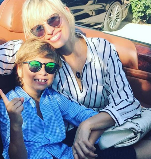 Karolina Kurkova: &#x386;&#x3BB;&#x3BB;&#x3BF; &#x3AD;&#x3BD;&#x3B1; &#x3B4;&#x3B9;&#x3AC;&#x3C3;&#x3B7;&#x3BC;&#x3BF; &#x3BC;&#x3BF;&#x3BD;&#x3C4;&#x3AD;&#x3BB;&#x3BF; &#x3BA;&#x3AC;&#x3BD;&#x3B5;&#x3B9; &#x3B4;&#x3B9;&#x3B1;&#x3BA;&#x3BF;&#x3C0;&#x3AD;&#x3C2; &#x3C3;&#x3C4;&#x3B7;&#x3BD; &#x395;&#x3BB;&#x3BB;&#x3AC;&#x3B4;&#x3B1;