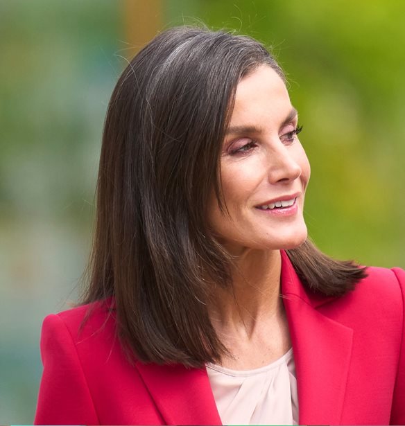 &#x397; &#x3B2;&#x3B1;&#x3C3;&#x3AF;&#x3BB;&#x3B9;&#x3C3;&#x3C3;&#x3B1; Letizia &#x3C6;&#x3CC;&#x3C1;&#x3B5;&#x3C3;&#x3B5; &#x3C4;&#x3B7; &#x3C6;&#x3BF;&#x3CD;&#x3C3;&#x3C4;&#x3B1; &#x3B1;&#x3C0;&#x3CC; &#x3C4;&#x3B7; Massimo Dutti &#x3C0;&#x3BF;&#x3C5; &#x3CC;&#x3BB;&#x3B5;&#x3C2; &#x3B8;&#x3B1; &#x3B8;&#x3AD;&#x3BB;&#x3B1;&#x3BC;&#x3B5; &#x3C3;&#x3C4;&#x3B7; &#x3C3;&#x3C5;&#x3BB;&#x3BB;&#x3BF;&#x3B3;&#x3AE; &#x3BC;&#x3B1;&#x3C2;