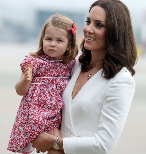&#x397; &#x3C0;&#x3C1;&#x3B9;&#x3B3;&#x3BA;&#x3AF;&#x3C0;&#x3B9;&#x3C3;&#x3C3;&#x3B1; Charlotte &#x3C0;&#x3BF;&#x3B6;&#x3AC;&#x3C1;&#x3B5;&#x3B9; &#x3C3;&#x3C4;&#x3B7;&#x3BD; Kate Middleton