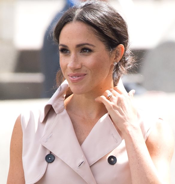H Meghan Markle &#x3B5;&#x3C4;&#x3BF;&#x3B9;&#x3BC;&#x3AC;&#x3B6;&#x3B5;&#x3C4;&#x3B1;&#x3B9; &#x3B3;&#x3B9;&#x3B1; &#x3C4;&#x3BF; &#x3C0;&#x3C1;&#x3CE;&#x3C4;&#x3BF; &#x3C4;&#x3B7;&#x3C2; solo &#x3C4;&#x3B1;&#x3BE;&#x3AF;&#x3B4;&#x3B9; &#x3C3;&#x3C4;&#x3B9;&#x3C2; &#x397;&#x3A0;&#x391;