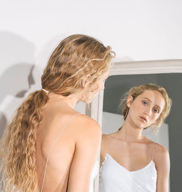 &#x397; Stella McCartney &#x3C0;&#x3B1;&#x3C1;&#x3BF;&#x3C5;&#x3C3;&#x3B9;&#x3AC;&#x3B6;&#x3B5;&#x3B9; &#x3B3;&#x3B9;&#x3B1; &#x3C0;&#x3C1;&#x3CE;&#x3C4;&#x3B7; &#x3C6;&#x3BF;&#x3C1;&#x3AC; &#x3BC;&#x3AF;&#x3B1; &#x3BF;&#x3BB;&#x3BF;&#x3BA;&#x3BB;&#x3B7;&#x3C1;&#x3C9;&#x3BC;&#x3AD;&#x3BD;&#x3B7; bridal &#x3C3;&#x3C5;&#x3BB;&#x3BB;&#x3BF;&#x3B3;&#x3AE;