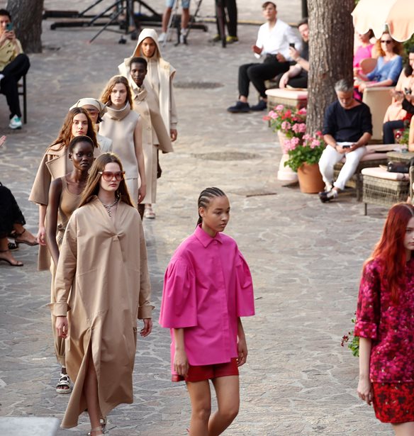 &#x39A;&#x3C5;&#x3BA;&#x3BB;&#x3BF;&#x3C6;&#x3CC;&#x3C1;&#x3B7;&#x3C3;&#x3B5; &#x3C4;&#x3BF; &#x3C6;&#x3B9;&#x3BB;&#x3BC; &#x3B3;&#x3B9;&#x3B1; &#x3C4;&#x3B7; &#x3C3;&#x3C5;&#x3BB;&#x3BB;&#x3BF;&#x3B3;&#x3AE; Max Mara Resort 2022