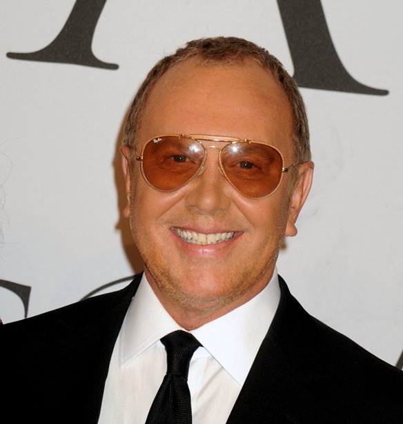 &#x39C;&#x3B5; &#x3C4;&#x3BF; t-shirt &quot;Vote&quot; &#x3BF; Michael Kors &#x3B5;&#x3BD;&#x3B8;&#x3B1;&#x3C1;&#x3C1;&#x3CD;&#x3BD;&#x3B5;&#x3B9;  &#x3C4;&#x3BF;&#x3C5;&#x3C2; &#x391;&#x3BC;&#x3B5;&#x3C1;&#x3B9;&#x3BA;&#x3B1;&#x3BD;&#x3BF;&#x3CD;&#x3C2; &#x3BD;&#x3B1; &#x3C0;&#x3C1;&#x3BF;&#x3C3;&#x3AD;&#x3BB;&#x3B8;&#x3BF;&#x3C5;&#x3BD; &#x3C3;&#x3C4;&#x3B9;&#x3C2; &#x3BA;&#x3AC;&#x3BB;&#x3C0;&#x3B5;&#x3C2;