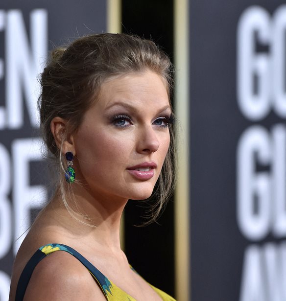 Taylor Swift | &#x397; &#x3C6;&#x3C9;&#x3C4;&#x3BF;&#x3B3;&#x3C1;&#x3B1;&#x3C6;&#x3AF;&#x3B1; &#x3C4;&#x3B7;&#x3C2; &#x3C0;&#x3BF;&#x3C5; &#x3C4;&#x3C1;&#x3AC;&#x3B2;&#x3B7;&#x3BE;&#x3B5; &#x3B7; &#x3BA;&#x3CC;&#x3C1;&#x3B7; &#x3C4;&#x3B7;&#x3C2; Blake Lively