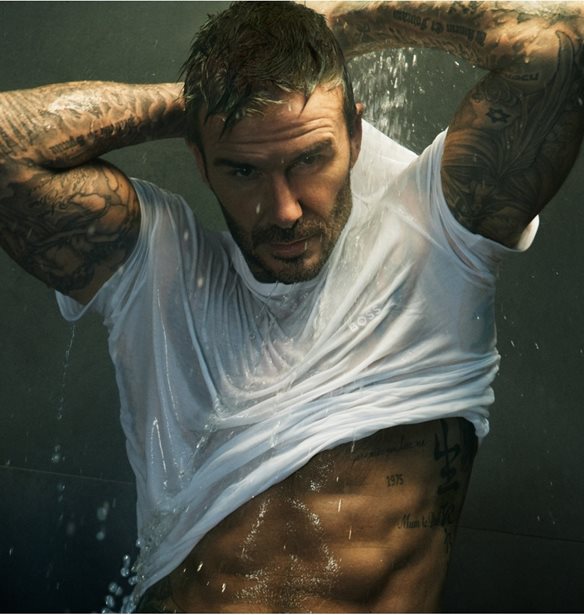 David Beckham | &#x3A0;&#x3BF;&#x3B6;&#x3AC;&#x3C1;&#x3B5;&#x3B9; &#x3C3;&#x3C7;&#x3B5;&#x3B4;&#x3CC;&#x3BD; &#x3B3;&#x3C5;&#x3BC;&#x3BD;&#x3CC;&#x3C2; &#x3C3;&#x3B5; &#x3BD;&#x3AD;&#x3B1; &#x3BA;&#x3B1;&#x3BC;&#x3C0;&#x3AC;&#x3BD;&#x3B9;&#x3B1; &#x3B5;&#x3C3;&#x3C9;&#x3C1;&#x3BF;&#x3CD;&#x3C7;&#x3C9;&#x3BD;