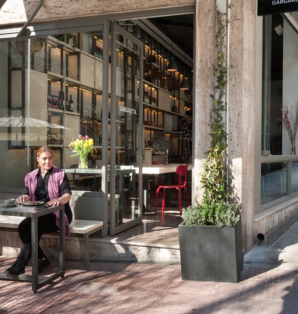 Gargaretta: &#x3B7; &#x3BD;&#x3AD;&#x3B1; &#x3AC;&#x3C6;&#x3B9;&#x3BE;&#x3B7; &#x3C3;&#x3C4;&#x3B7;&#x3BD; &#x3C0;&#x3CC;&#x3BB;&#x3B7; &#x3BA;&#x3C1;&#x3CD;&#x3B2;&#x3B5;&#x3B9; &#x3C4;&#x3BF; grandeur &#x3BC;&#x3AF;&#x3B1;&#x3C2; &#x3C0;&#x3B1;&#x3BB;&#x3B9;&#x3AC;&#x3C2; &#x3B1;&#x3B8;&#x3B7;&#x3BD;&#x3B1;&#x3CA;&#x3BA;&#x3AE;&#x3C2; &#x3C3;&#x3C5;&#x3BD;&#x3BF;&#x3B9;&#x3BA;&#x3AF;&#x3B1;&#x3C2;