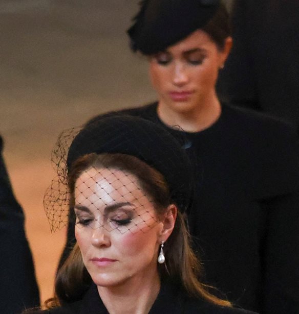 Meghan Markle | &#x388;&#x3C4;&#x3C3;&#x3B9; &#x3C7;&#x3BB;&#x3B5;&#x3CD;&#x3B1;&#x3C3;&#x3B5; &#x3C4;&#x3BF;&#x3BD; &#x3C0;&#x3C1;&#x3AF;&#x3B3;&#x3BA;&#x3B9;&#x3C0;&#x3B1; William &#x3BA;&#x3B1;&#x3B9; &#x3C4;&#x3B7;&#x3BD; Kate Middleton &#x3C4;&#x3B7;&#x3BD; &#x3B7;&#x3BC;&#x3AD;&#x3C1;&#x3B1; &#x3C4;&#x3BF;&#x3C5; &#x391;&#x3B3;&#x3AF;&#x3BF;&#x3C5; &#x392;&#x3B1;&#x3BB;&#x3B5;&#x3BD;&#x3C4;&#x3AF;&#x3BD;&#x3BF;&#x3C5;