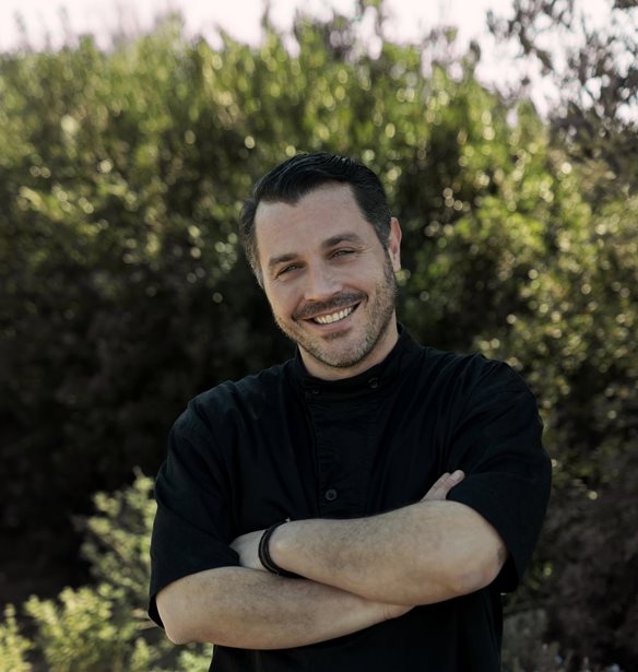 &#x39F; &#x3BC;&#x3B9;&#x3C3;&#x3B5;&#x3BB;&#x3B5;&#x3BD;&#x3AC;&#x3C4;&#x3BF;&#x3C2; chef &#x398;&#x3AC;&#x3BD;&#x3BF;&#x3C2; &#x3A6;&#x3AD;&#x3C3;&#x3BA;&#x3BF;&#x3C2; &#x3B4;&#x3AF;&#x3BD;&#x3B5;&#x3B9; &#x3B3;&#x3B1;&#x3C3;&#x3C4;&#x3C1;&#x3BF;&#x3BD;&#x3BF;&#x3BC;&#x3B9;&#x3BA;&#x3CC; &quot;Par&#x14D;n&quot; &#x3C3;&#x3C4;&#x3B7;&#x3BD; &#x3A0;&#x3AC;&#x3C1;&#x3BF;