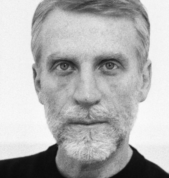&#x39F; Simone Bellotti &#x3B5;&#x3AF;&#x3BD;&#x3B1;&#x3B9; &#x3BF; &#x3BD;&#x3AD;&#x3BF;&#x3C2; creative director &#x3C4;&#x3BF;&#x3C5; &#x3BF;&#x3AF;&#x3BA;&#x3BF;&#x3C5; Jil Sander