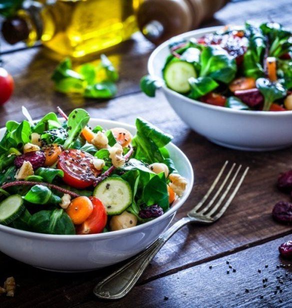 Τι είναι η δίαιτα Whole30; Ποια τα οφέλη της και ποιες τροφές (δεν) περιλαμβάνει;