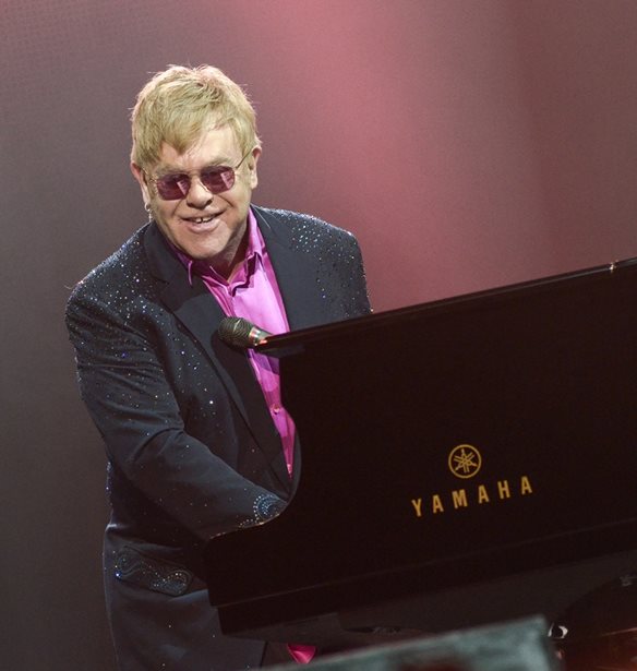 &#x397; &#x3B6;&#x3C9;&#x3AE; &#x3C4;&#x3BF;&#x3C5; Elton John &#x3B3;&#x3AF;&#x3BD;&#x3B5;&#x3C4;&#x3B1;&#x3B9; &#x3C4;&#x3B1;&#x3B9;&#x3BD;&#x3AF;&#x3B1;