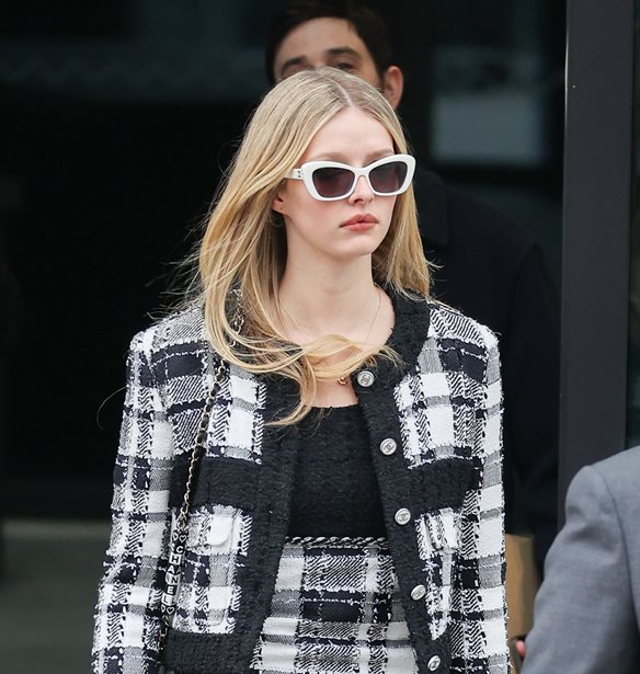 Apple Martin | &#x39F; &#x3C7;&#x3BF;&#x3C1;&#x3CC;&#x3C2; &#x3C4;&#x3B7;&#x3C2; &#x3BA;&#x3CC;&#x3C1;&#x3B7;&#x3C2; &#x3C4;&#x3B7;&#x3C2; Gwyneth Paltrow &#x3BC;&#x3B5; &#x3C4;&#x3BF;&#x3BD; &#x3C0;&#x3B1;&#x3C4;&#x3AD;&#x3C1;&#x3B1; &#x3C4;&#x3B7;&#x3C2;, Chris Martin, &#x3C3;&#x3B5; gala &#x3C3;&#x3C4;&#x3BF; &#x3A0;&#x3B1;&#x3C1;&#x3AF;&#x3C3;&#x3B9;