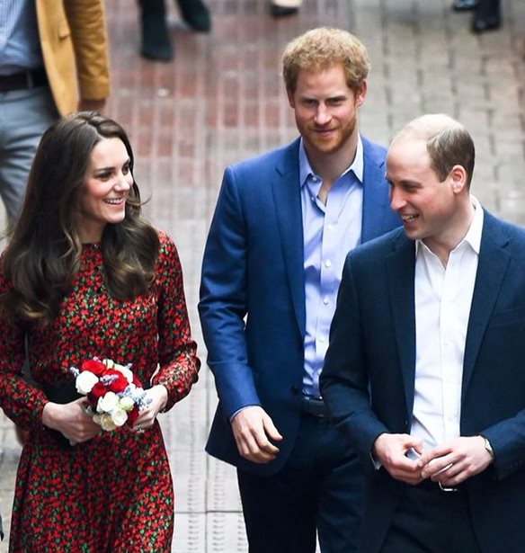&#x39F;&#x3B9; &#x3C0;&#x3C1;&#x3AF;&#x3B3;&#x3BA;&#x3B9;&#x3C0;&#x3B5;&#x3C2; William &#x3BA;&#x3B1;&#x3B9; Harry &#x3BA;&#x3B1;&#x3B9; &#x3B7; Kate Middleton &#x3B4;&#x3B9;&#x3BF;&#x3C1;&#x3B3;&#x3B1;&#x3BD;&#x3CE;&#x3BD;&#x3BF;&#x3C5;&#x3BD; &#x3C0;&#x3AC;&#x3C1;&#x3C4;&#x3C5; &#x3C3;&#x3C4;&#x3BF; Buckingham