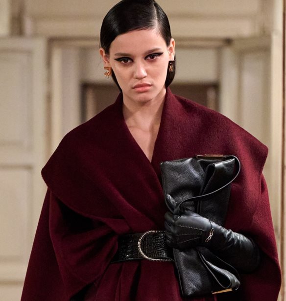 Elisabetta Franchi | &#x397; &#x3BD;&#x3AD;&#x3B1; F/W 2025-2026 &#x3C3;&#x3C5;&#x3BB;&#x3BB;&#x3BF;&#x3B3;&#x3AE; &#x3B5;&#x3AF;&#x3BD;&#x3B1;&#x3B9; &#x3B1;&#x3C6;&#x3B9;&#x3B5;&#x3C1;&#x3C9;&#x3BC;&#x3AD;&#x3BD;&#x3B7; &#x3C3;&#x3C4;&#x3B9;&#x3C2; &#x3B1;&#x3C4;&#x3C1;&#x3CC;&#x3BC;&#x3B7;&#x3C4;&#x3B5;&#x3C2; &#x3B3;&#x3C5;&#x3BD;&#x3B1;&#x3AF;&#x3BA;&#x3B5;&#x3C2;