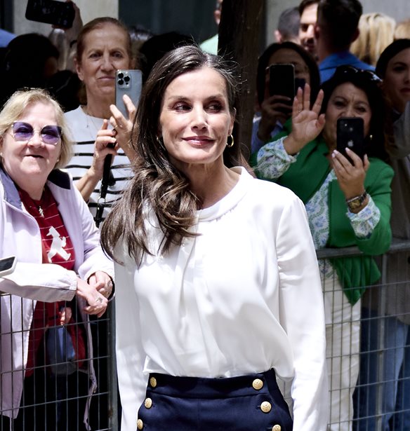 Letizia &#x3C4;&#x3B7;&#x3C2; &#x399;&#x3C3;&#x3C0;&#x3B1;&#x3BD;&#x3AF;&#x3B1;&#x3C2; | &#x39C;&#x3B5; denim &#x3C0;&#x3B1;&#x3BD;&#x3C4;&#x3B5;&#x3BB;&#x3CC;&#x3BD;&#x3B9; &#x3C3;&#x3C4;&#x3B7; &#x3BC;&#x3BF;&#x3BD;&#x3B1;&#x3B4;&#x3B9;&#x3BA;&#x3AE; &#x3B1;&#x3C0;&#x3CC;&#x3C7;&#x3C1;&#x3C9;&#x3C3;&#x3B7; &#x3C0;&#x3BF;&#x3C5; &#x3C7;&#x3C1;&#x3B5;&#x3B9;&#x3AC;&#x3B6;&#x3B5;&#x3C3;&#x3B1;&#x3B9; &#x3BC;&#x3B1;&#x3B6;&#x3AF; &#x3C3;&#x3BF;&#x3C5; &#x3C3;&#x3C4;&#x3B9;&#x3C2; &#x3B4;&#x3B9;&#x3B1;&#x3BA;&#x3BF;&#x3C0;&#x3AD;&#x3C2; &#x3C3;&#x3B5; &#x3BD;&#x3B7;&#x3C3;&#x3AF;