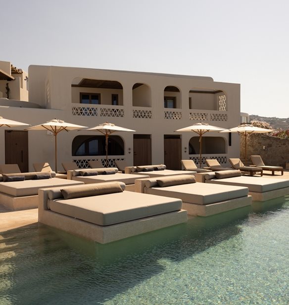 &#x39F; &#x3CC;&#x3BC;&#x3B9;&#x3BB;&#x3BF;&#x3C2; Domes Resorts &#x3B1;&#x3BD;&#x3BF;&#x3AF;&#x3B3;&#x3B5;&#x3B9; &#x3C4;&#x3BF; &#x3BA;&#x3B1;&#x3B9;&#x3BD;&#x3BF;&#x3CD;&#x3C1;&#x3B3;&#x3B9;&#x3BF; &#x3BE;&#x3B5;&#x3BD;&#x3BF;&#x3B4;&#x3BF;&#x3C7;&#x3B5;&#x3AF;&#x3BF; &#x3C4;&#x3BF;&#x3C5; &#x3C3;&#x3C4;&#x3B7;&#x3BD; &#x39C;&#x3CD;&#x3BA;&#x3BF;&#x3BD;&#x3BF;