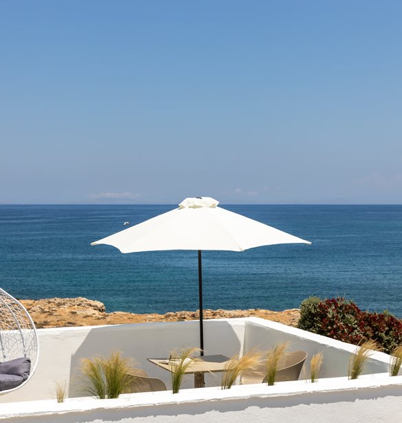 Sea &amp; Sun Paros | &#x388;&#x3BD;&#x3B1; &#x3C0;&#x3B1;&#x3C1;&#x3B1;&#x3B4;&#x3BF;&#x3C3;&#x3B9;&#x3B1;&#x3BA;&#x3CC; &#x3BA;&#x3B1;&#x3C4;&#x3AC;&#x3BB;&#x3C5;&#x3BC;&#x3B1; 40 &#x3BC;&#x3AD;&#x3C4;&#x3C1;&#x3B1; &#x3B1;&#x3C0;&#x3CC; &#x3C4;&#x3B7; &#x3B8;&#x3AC;&#x3BB;&#x3B1;&#x3C3;&#x3C3;&#x3B1;