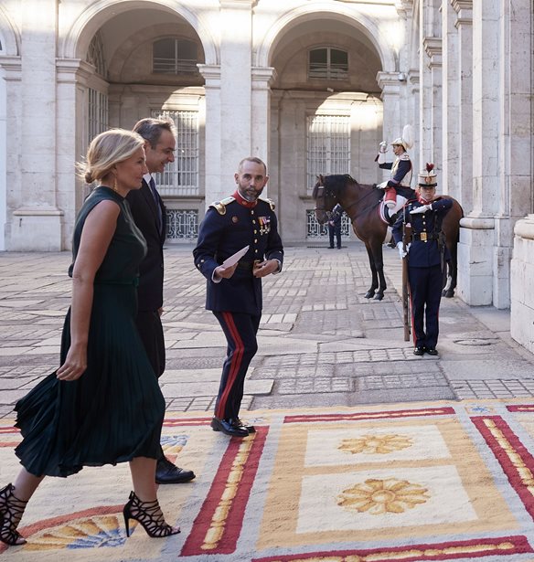 &#x3A4;&#x3BF; look &#x3C4;&#x3B7;&#x3C2; &#x39C;&#x3B1;&#x3C1;&#x3AD;&#x3B2;&#x3B1;&#x3C2; &#x39C;&#x3B7;&#x3C4;&#x3C3;&#x3BF;&#x3C4;&#x3AC;&#x3BA;&#x3B7; &#x3C3;&#x3C4;&#x3BF; &#x3B4;&#x3B5;&#x3AF;&#x3C0;&#x3BD;&#x3BF; &#x3C4;&#x3C9;&#x3BD; &#x3B7;&#x3B3;&#x3B5;&#x3C4;&#x3CE;&#x3BD; &#x3C4;&#x3BF;&#x3C5; NATO &#x3C3;&#x3C4;&#x3BF; &#x3A0;&#x3B1;&#x3BB;&#x3AC;&#x3C4;&#x3B9; &#x3C4;&#x3B7;&#x3C2; &#x399;&#x3C3;&#x3C0;&#x3B1;&#x3BD;&#x3AF;&#x3B1;&#x3C2;