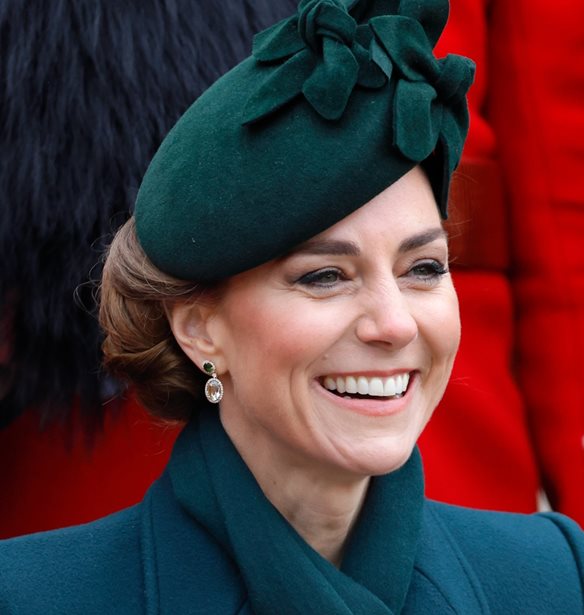 Kate Middleton | &#x39F; &#x3B1;&#x3C5;&#x3C3;&#x3C4;&#x3B7;&#x3C1;&#x3CC;&#x3C2; &#x3BA;&#x3B1;&#x3BD;&#x3CC;&#x3BD;&#x3B1;&#x3C2; &#x3C0;&#x3BF;&#x3C5; &#x3C0;&#x3C1;&#x3AD;&#x3C0;&#x3B5;&#x3B9; &#x3BD;&#x3B1; &#x3C4;&#x3B7;&#x3C1;&#x3B5;&#x3AF; &#x3C3;&#x3C4;&#x3B9;&#x3C2; &#x3B4;&#x3B7;&#x3BC;&#x3CC;&#x3C3;&#x3B9;&#x3B5;&#x3C2; &#x3B5;&#x3BA;&#x3B4;&#x3B7;&#x3BB;&#x3CE;&#x3C3;&#x3B5;&#x3B9;&#x3C2; &#x3C4;&#x3B7;&#x3C2;