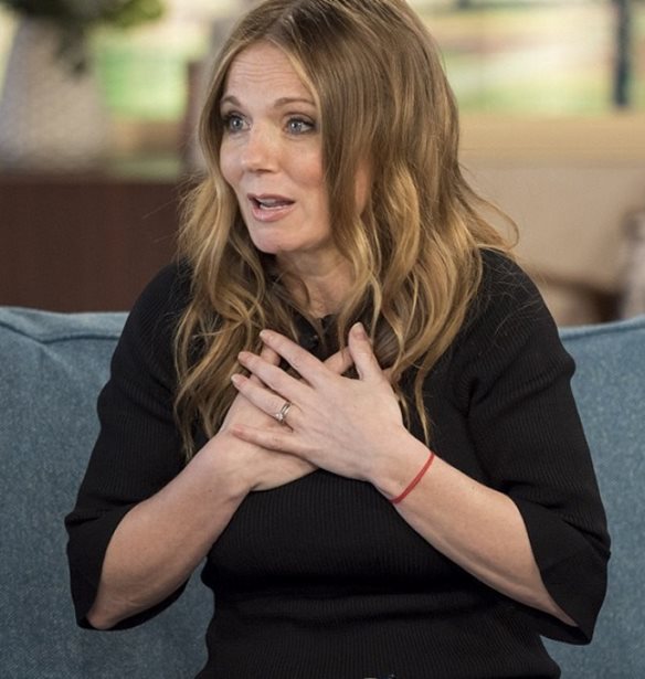 Geri Halliwell: &#x3A3;&#x3C5;&#x3C3;&#x3C4;&#x3AE;&#x3BD;&#x3B5;&#x3C4;&#x3B1;&#x3B9; &#x3BC;&#x3B5; &#x3BD;&#x3AD;&#x3BF; &#x3CC;&#x3BD;&#x3BF;&#x3BC;&#x3B1; &#x3BA;&#x3B1;&#x3B9; &#x3C3;&#x3C5;&#x3B3;&#x3BA;&#x3B9;&#x3BD;&#x3B5;&#x3AF;&#x3C4;&#x3B1;&#x3B9; &#x3C3;&#x3C4;&#x3B7;&#x3BD; &#x3BA;&#x3AC;&#x3BC;&#x3B5;&#x3C1;&#x3B1; &#x3BC;&#x3B9;&#x3BB;&#x3CE;&#x3BD;&#x3C4;&#x3B1;&#x3C2; &#x3B3;&#x3B9;&#x3B1; &#x3C4;&#x3BF;&#x3BD; George Michael