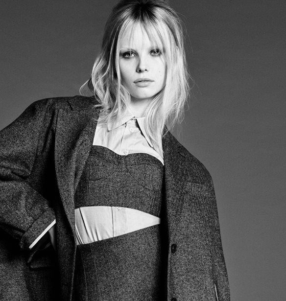 H Anna Dello Russo &#x3C3;&#x3C5;&#x3BD;&#x3B5;&#x3C1;&#x3B3;&#x3AC;&#x3B6;&#x3B5;&#x3C4;&#x3B1;&#x3B9; &#x3BC;&#x3B5; &#x3C4;&#x3B7; Max&amp;Co. &#x3B3;&#x3B9;&#x3B1; &#x3C4;&#x3B7; &#x3C3;&#x3C5;&#x3BB;&#x3BB;&#x3BF;&#x3B3;&#x3AE; &quot;De-Coated&quot;